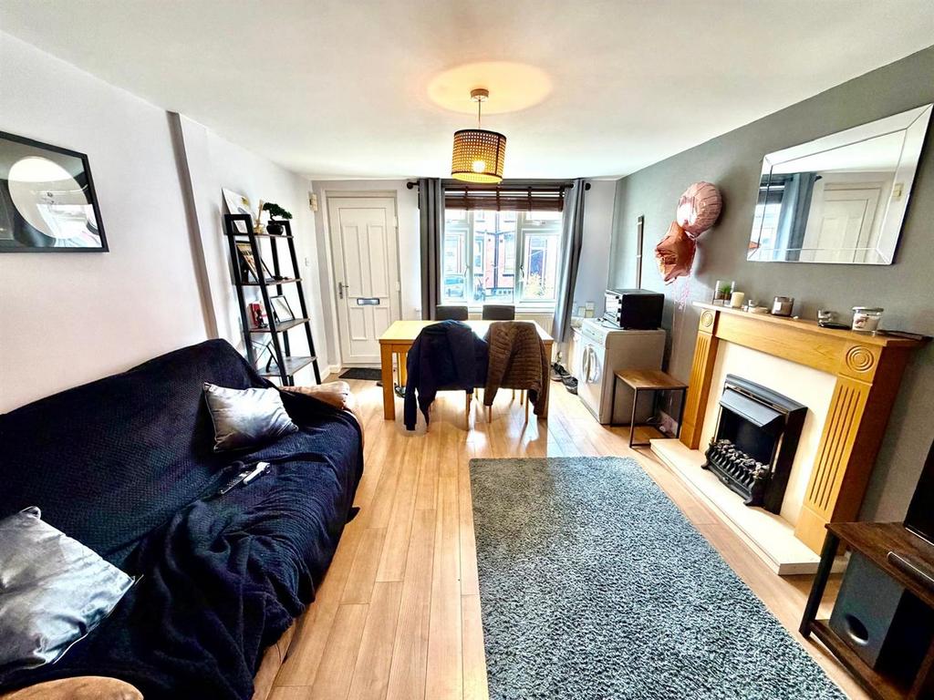 House in Leeds, West Yorkshire - View 3