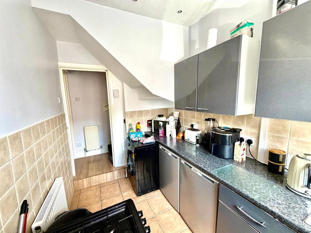 House in Leeds, West Yorkshire - View 5