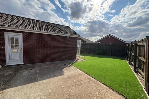 2 bedroom semi-detached bungalow for sale, Scotts Close, Skegness, Lincolnshire, PE25 1SS