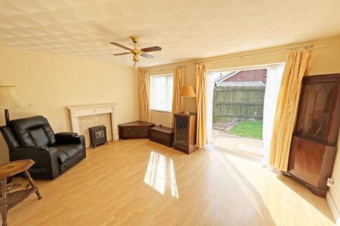 2 bedroom semi-detached bungalow for sale, Scotts Close, Skegness, Lincolnshire, PE25 1SS