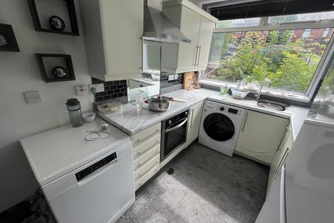 2 bedroom ground floor maisonette for sale, Rochdale Road, Manchester, Blackley, M9