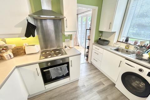 3 bedroom house to rent, Cliftonville Drive, Manchester, M27