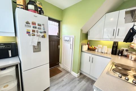 3 bedroom house to rent, Cliftonville Drive, Manchester, M27