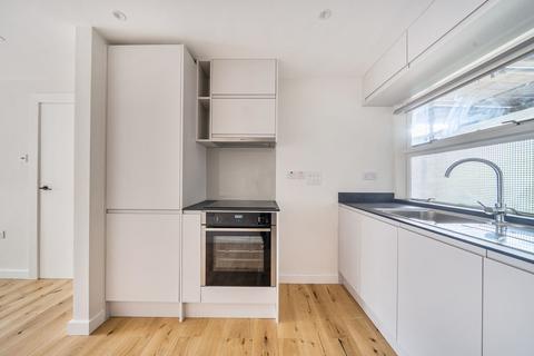 2 bedroom flat for sale, Parkleys, Richmond, TW10