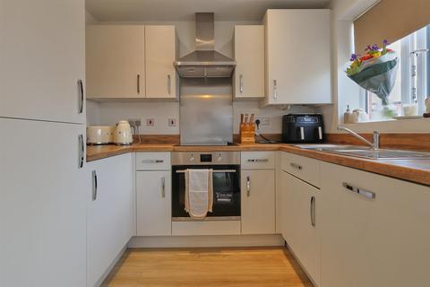 2 bedroom semi-detached house for sale, Burgess Close, Burbage