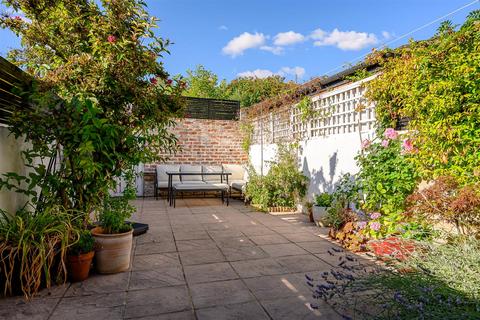 3 bedroom townhouse for sale, Fountayne Street, Off Wigginton Road, York, YO31 8HL
