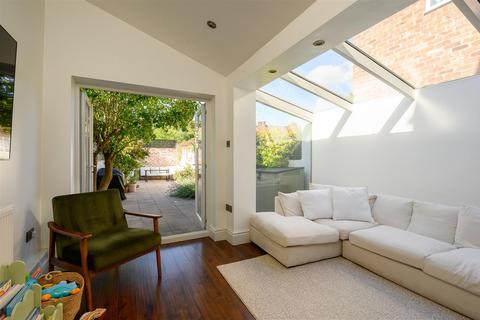 3 bedroom townhouse for sale, Fountayne Street, Off Wigginton Road, York, YO31 8HL
