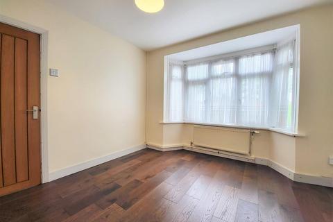 4 bedroom semi-detached house to rent, Hawthorn Road, Birmingham, West Midlands, B44