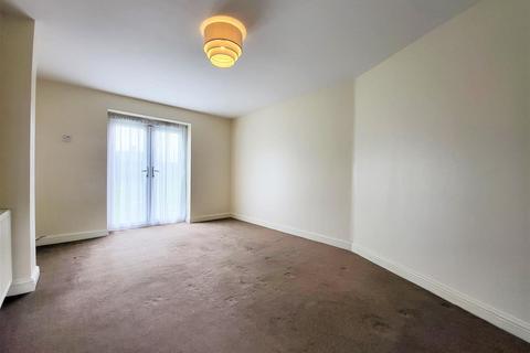 4 bedroom semi-detached house to rent, Hawthorn Road, Birmingham, West Midlands, B44