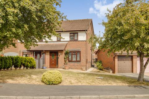 3 bedroom semi-detached house for sale, Fulmar Court, Leeds, LS10