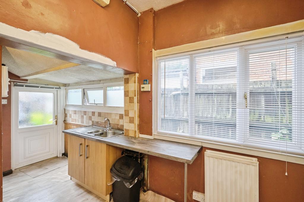 House in Birmingham, West Midlands - More