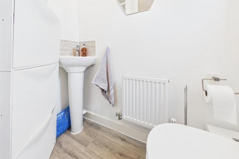 3 bedroom house to rent, Wagtail Road, Shepshed, Leicestershire