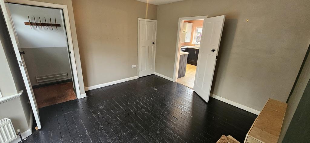 House in Sandwell, West Midlands - More