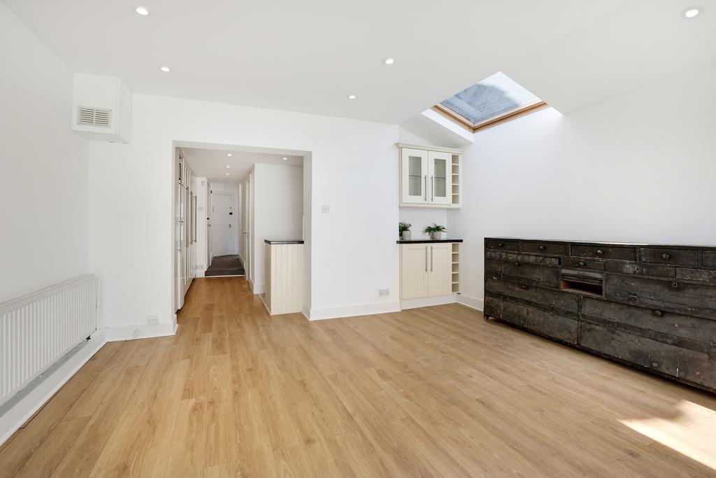 Apartment in London - View 3