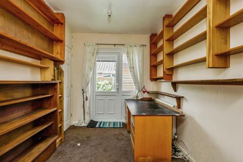 2 bedroom bungalow for sale, Saxton Close, Worksop