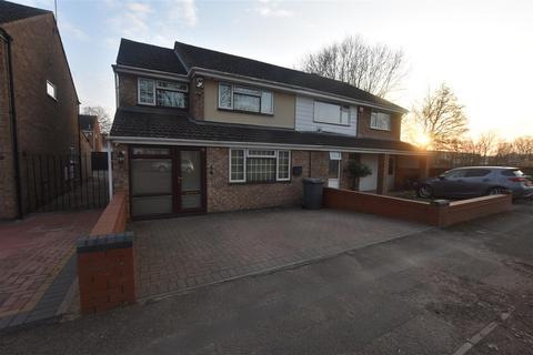3 bedroom semi-detached house to rent, Silverstone Drive, Leicester