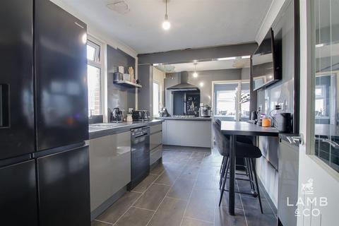 3 bedroom terraced house for sale, Old Road, Clacton-On-Sea CO15