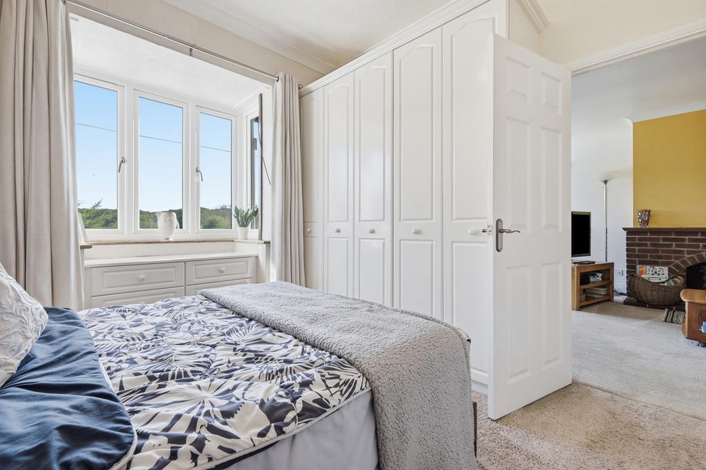Bedroom, fireplace