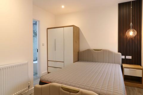 6 bedroom property to rent, 20 The Oval OX26
