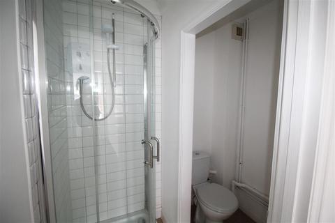 2 bedroom house to rent, Lower Orwell Street, Ipswich IP4