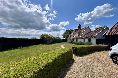 4 bedroom detached house to rent, Holbrook Road, Ipswich IP9