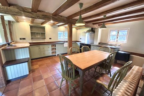 4 bedroom detached house to rent, Holbrook Road, Ipswich IP9