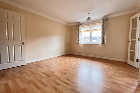 1 bedroom flat to rent, Cricklade Street, Swindon SN1
