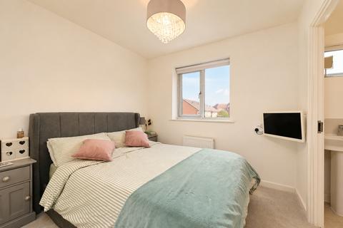 2 bedroom semi-detached house for sale, Dragonfly Chase, Sandhurst, Berkshire, GU47
