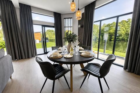 2 bedroom mobile home for sale, Willows Riverside Park, Windsor