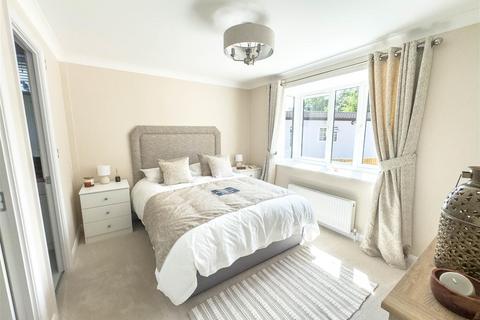 2 bedroom park home for sale, Main Road, Willows Riverside Park, Windsor