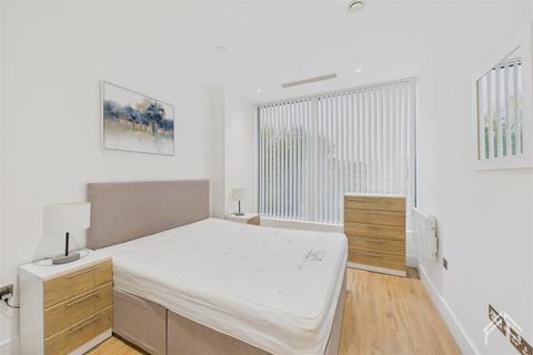 1 bedroom apartment to rent, West Gate House, London W5
