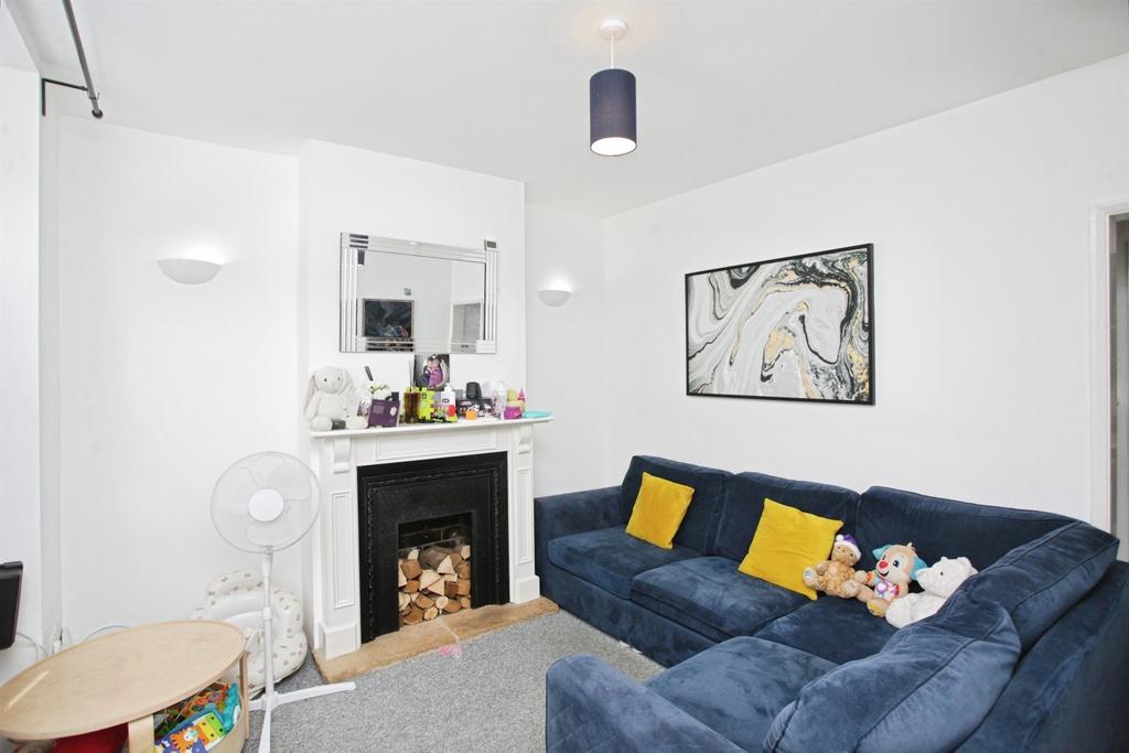 House in Rugby, Warwickshire - View 3