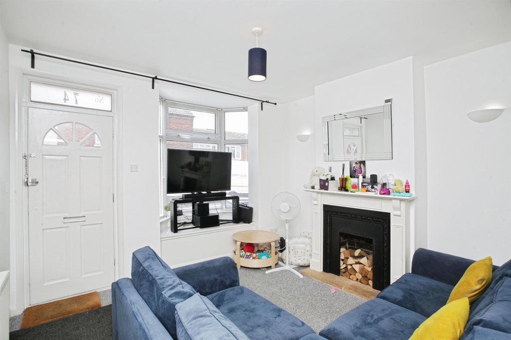 House in Rugby, Warwickshire - View 4