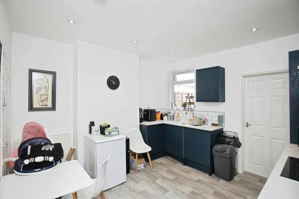 House in Rugby, Warwickshire - View 6
