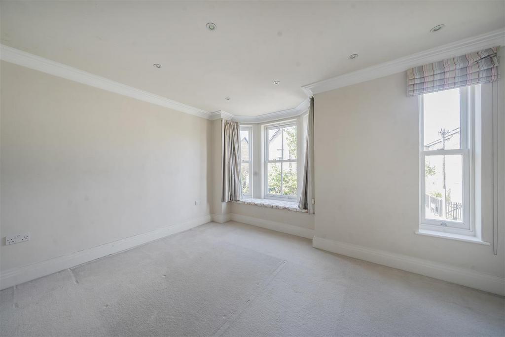 House in Kingston Upon Thames - View 5