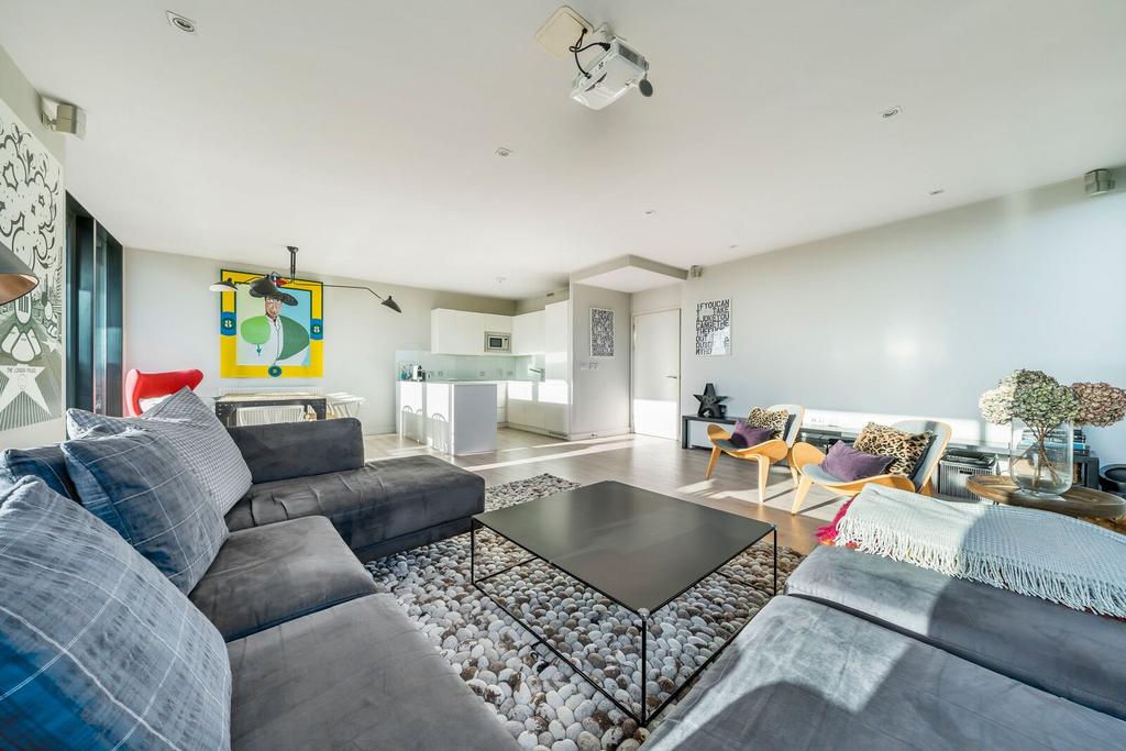 Apartment in London - View 4