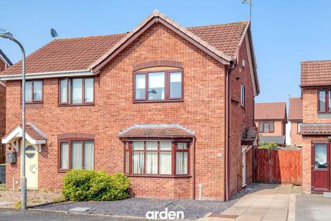 Avon Close, Bromsgrove, B60