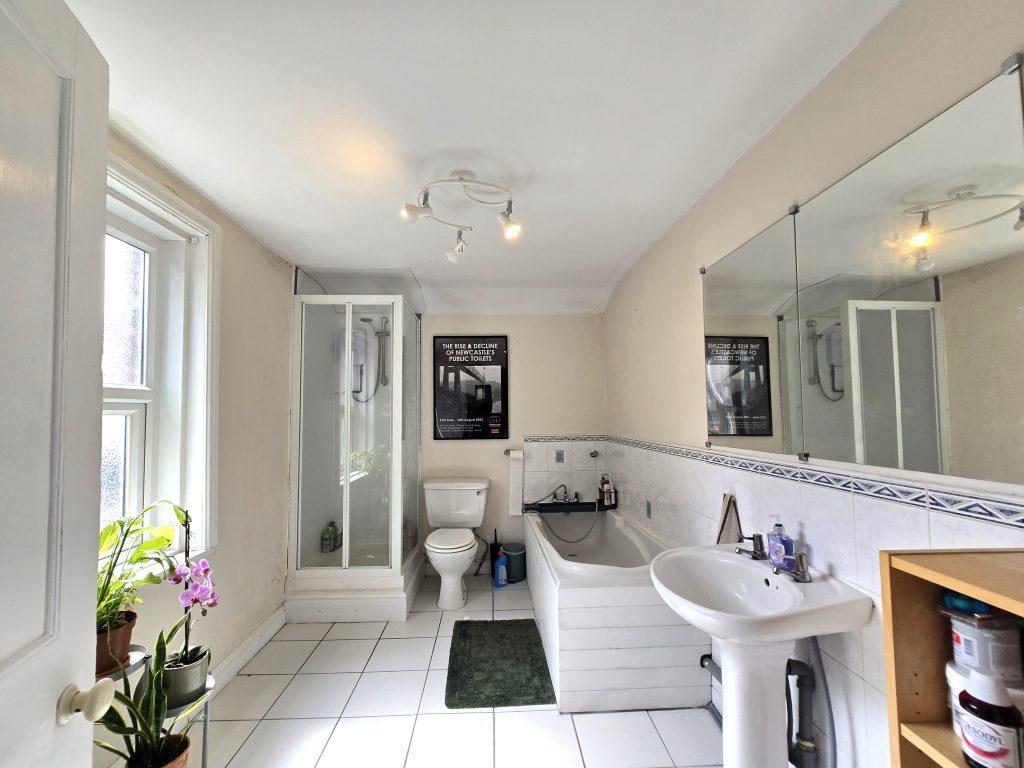 House in Newcastle upon Tyne, Tyne and Wear - More