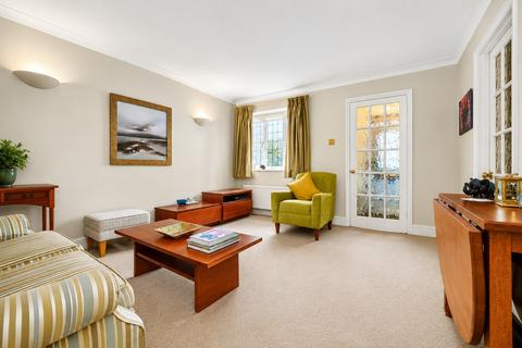 2 bedroom bungalow for sale, Grovebury Gardens, Park Street, St. Albans