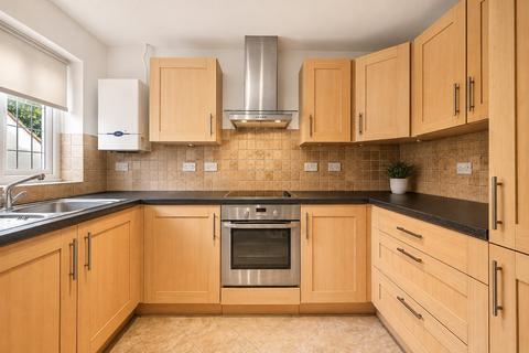 2 bedroom bungalow for sale, Grovebury Gardens, Park Street, St. Albans