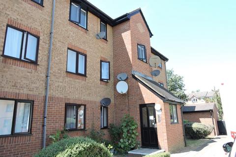 Streamside Close, London, N9