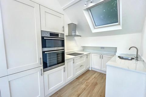 4 bedroom semi-detached house to rent, Zion Road, Torquay, TQ2