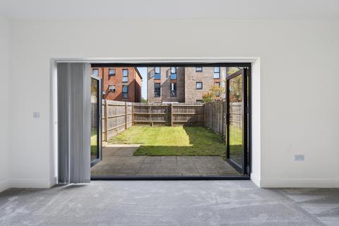 3 bedroom terraced house for sale, East Castle Street at Heyford Park, East Castle Street OX25