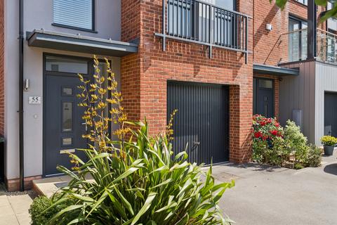 3 bedroom terraced house for sale, East Castle Street at Heyford Park, East Castle Street OX25