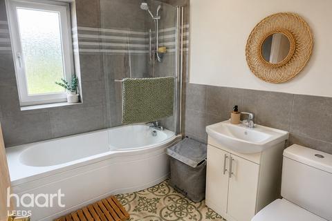 3 bedroom semi-detached house for sale, Royds Hall Lane, Bradford