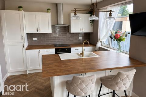 3 bedroom semi-detached house for sale, Royds Hall Lane, Bradford
