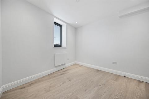 House to rent, Flat 24 Francis House, 760-762 Barking Road, London