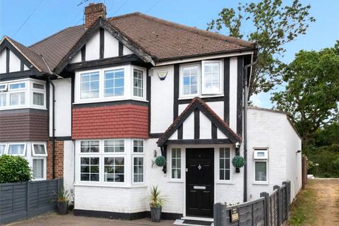 Roundways, Ruislip HA4