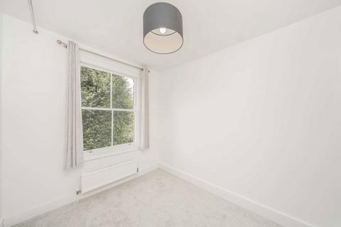 2 bedroom flat for sale, Victoria Road, London N4