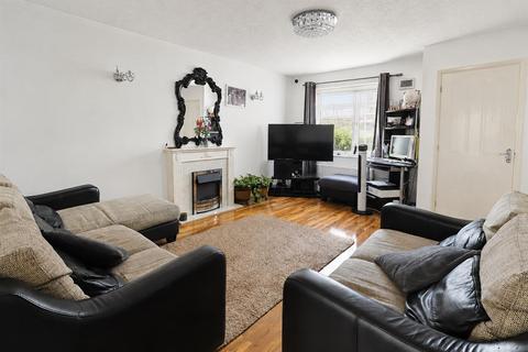 4 bedroom semi-detached house to rent, Minton Road, Coventry CV2